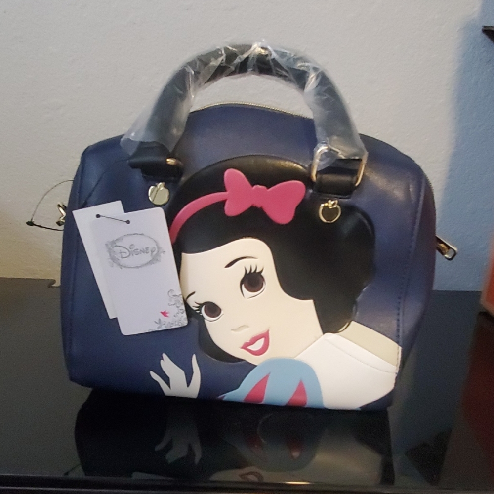 Disney Snow White Loungefly Purse *RETIRED*